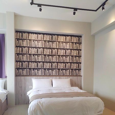 Railway Traveler B&B Taitung Екстериор снимка
