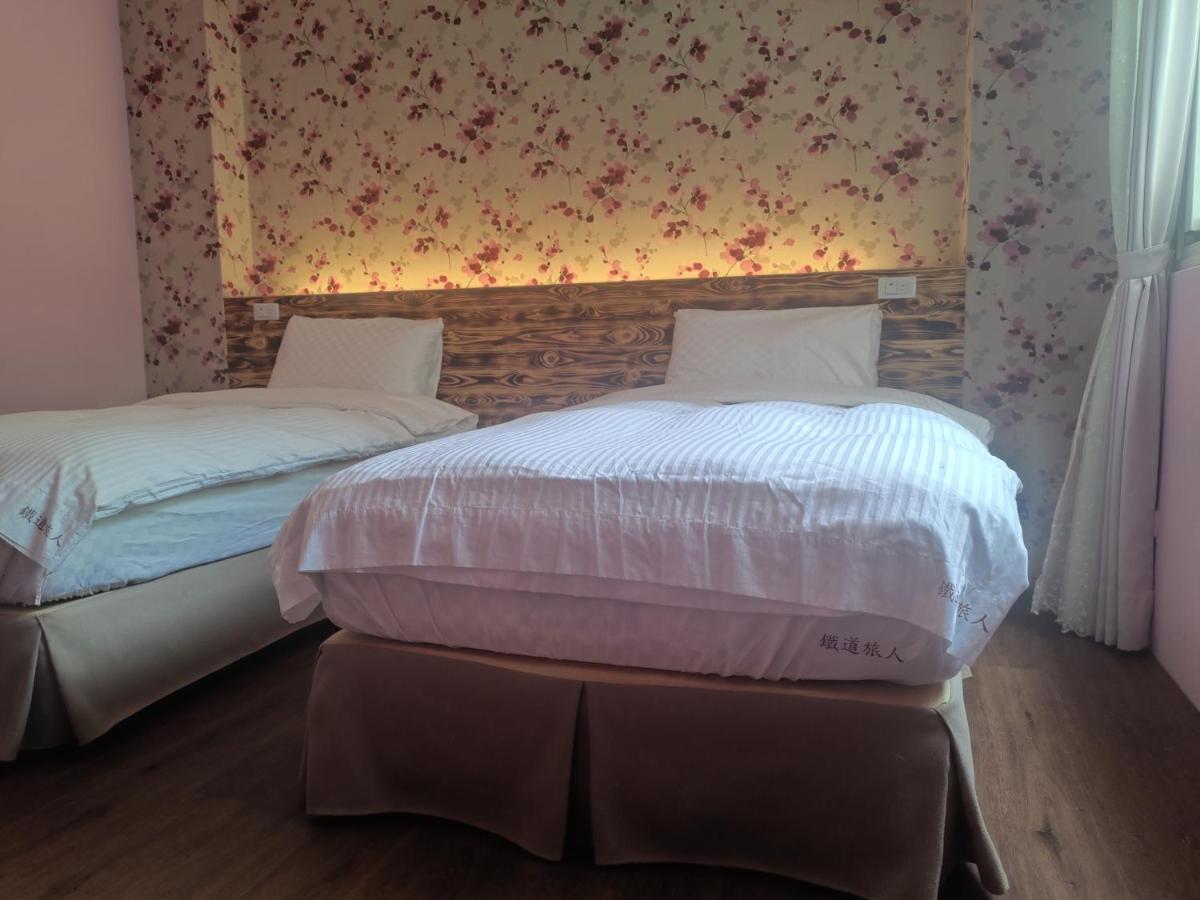 Railway Traveler B&B Taitung Екстериор снимка