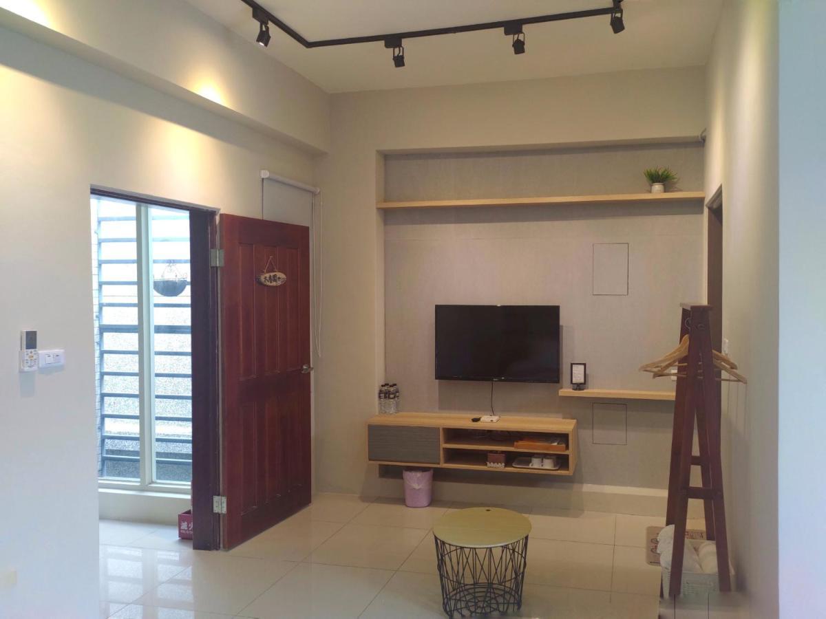Railway Traveler B&B Taitung Екстериор снимка