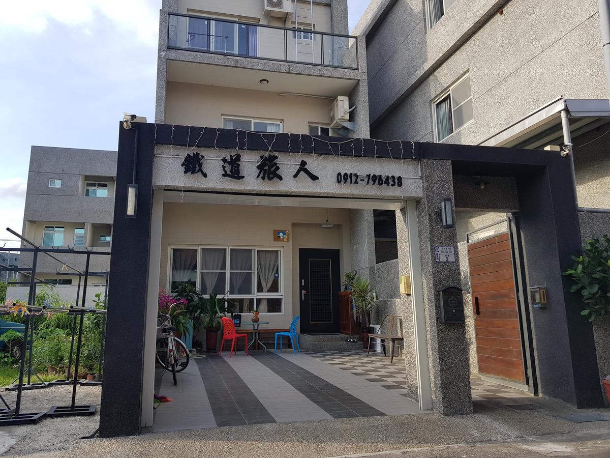 Railway Traveler B&B Taitung Екстериор снимка