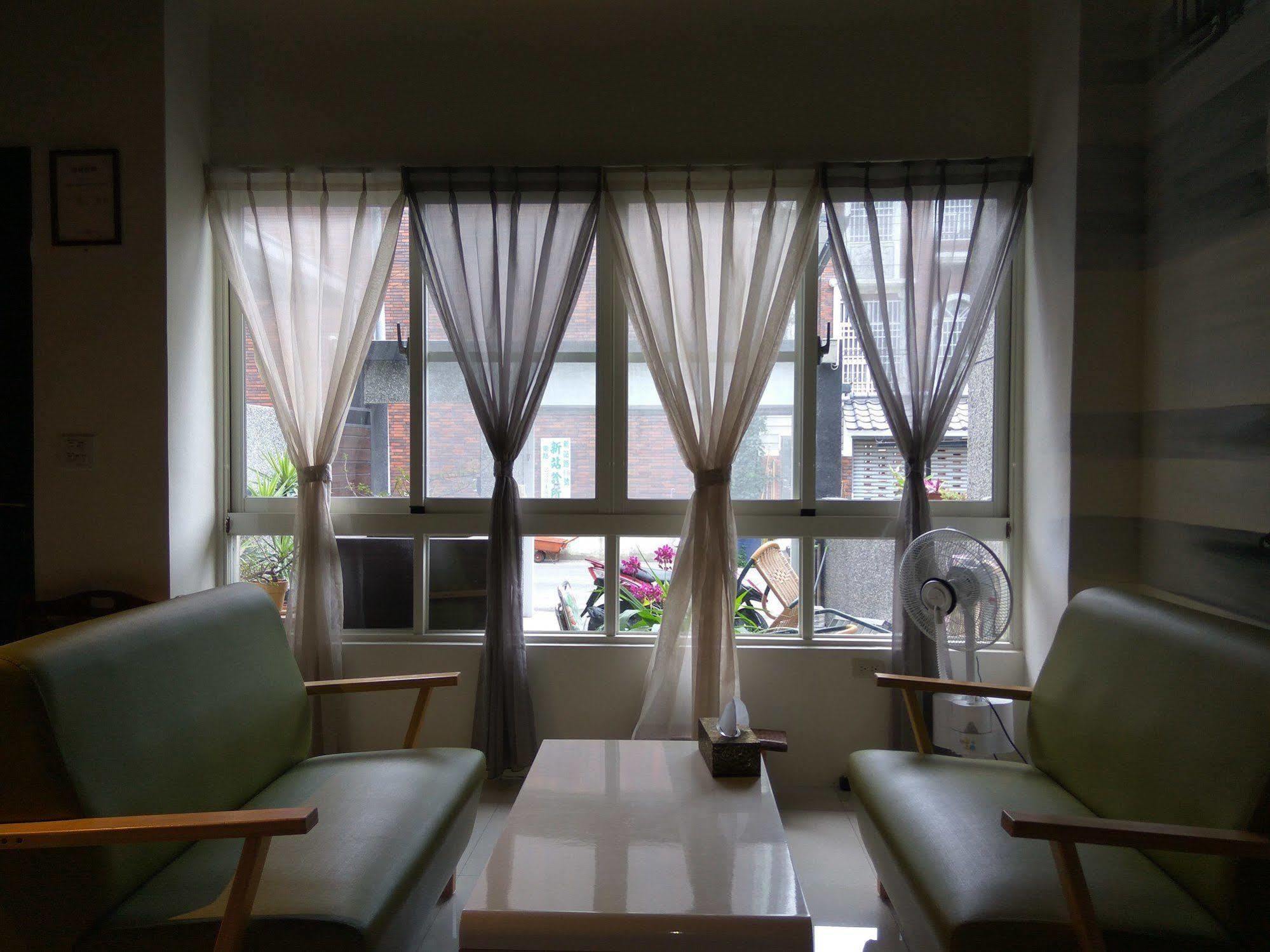 Railway Traveler B&B Taitung Екстериор снимка