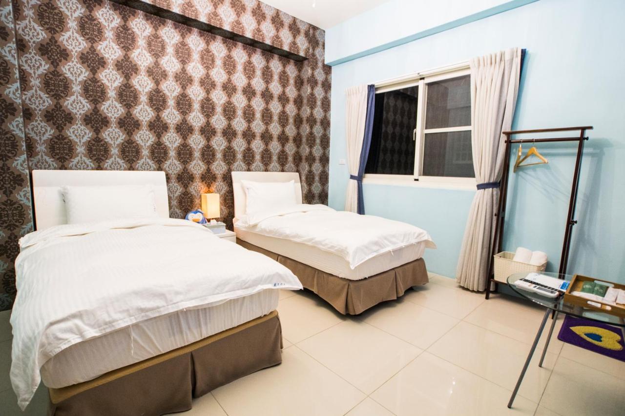 Railway Traveler B&B Taitung Екстериор снимка